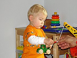 Nemo versucht, Auto an den Haken zu bringen