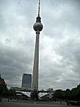 Spielplatz Fernsehturm: Nemo ganz klein unten zu sehen.