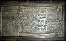 Dieser Spruch hngt an der Kirchentr, die bersetzung auf portugiesisch hind unten dran.