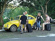 Herr Fugger wollte uns samt Gepck in seinem VW transportieren, aber entweder Gepck oder wir!