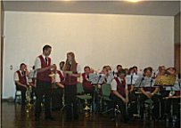 Unsere zweisprqachige Ansage in Spanisch von unseren eigenen Mitgliedern