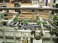 Sieht recht kompliziert aus, diese Fhrung fr die Bretter, und jede Rolle hat ihre spezielle Einstellung.