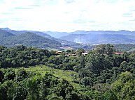 ein bisschen nher in das Tal geschaut.