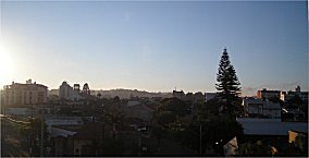 Morgendmmerung auf der Fahrt zum Flughafen