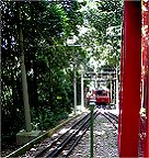 Gegenverkehr bei der Ausweichstelle