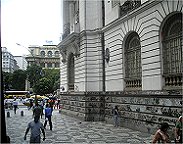 Grafitti gegenber dem Rathaus