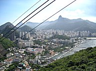 Blick zum Christo und dem Jachthafen davor